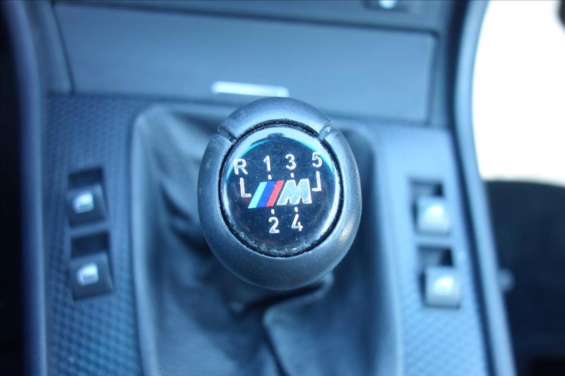 BMW Řada 3 318 Ci, SERVISNÍ KNIHA. - fotka 24 z 35