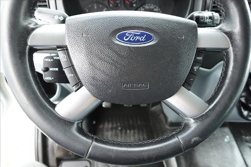 Ford Transit 2,2 TDCI  L2H2 9MÍST BUS KLIMA - fotka 22 z 30