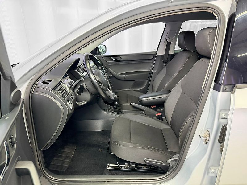 Škoda Rapid 1.2 TSI SPACEBACK AMBITION FRE - fotka 8 z 15