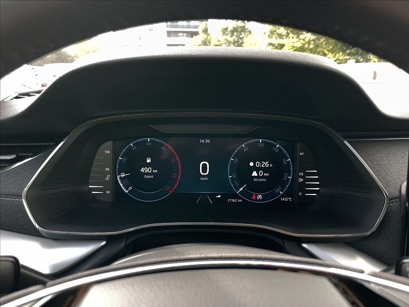 Škoda Octavia 2,0 TDI Combi Style NAVI+PDC - fotka 9 z 24