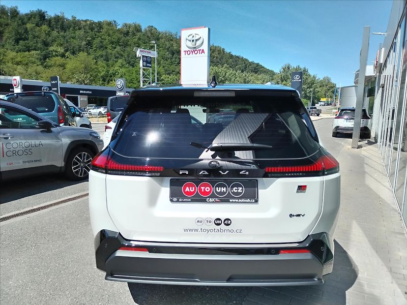 Toyota RAV4 2.5 HEV e-CVT AWD  193 k  GR S - fotka 8 z 11