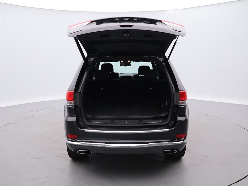 Jeep Grand Cherokee 3,0 CRDI 184kW 4x4 Summit - fotka 9 z 32