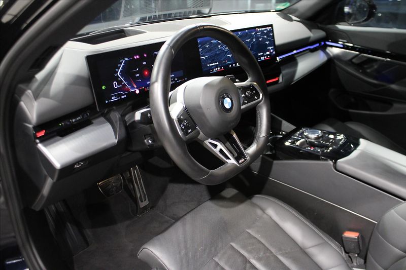 BMW Řada 5 520d xDrive M Sport Pro DAProf - fotka 4 z 13