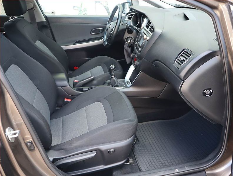 Kia Ceed (2017) 1.6 GDI, Serv.kniha, Tempomat - fotka 9 z 16