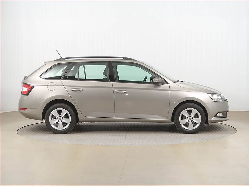 Škoda Fabia (2018) 1.0 TSI, ČR,1.maj, Tempomat - fotka 6 z 15