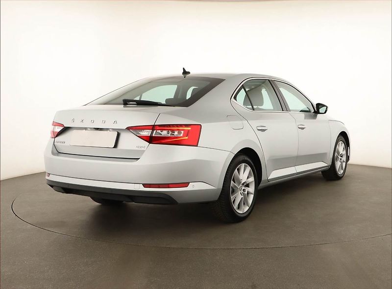Škoda Superb (2022) Style 2.0 TDI - fotka 5 z 20