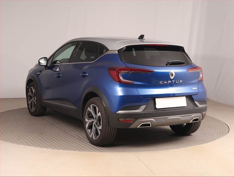 Renault Captur (2021) R.S. Line 1.3 TCe - fotka 4 z 18