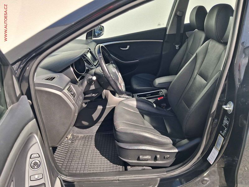 Hyundai i30 (2013) 1.6GDi, 2.maj, servis.kniha - fotka 9 z 19