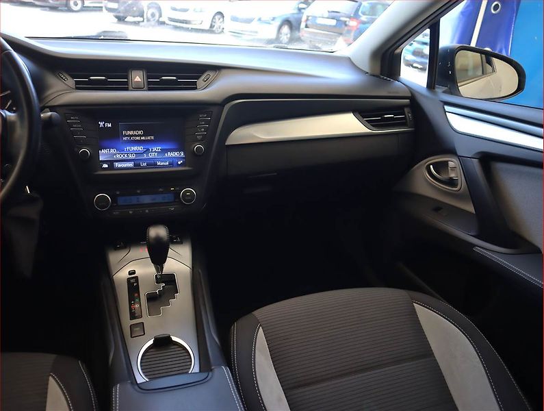 Toyota Avensis (2018) 1.8 Valvematic, Automat - fotka 8 z 20