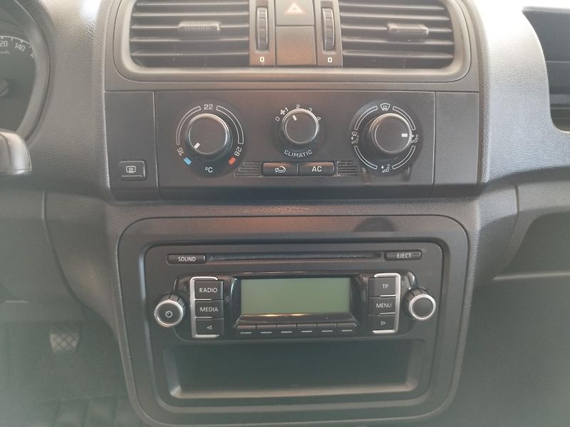 Škoda Fabia (2008) 1,2I,44KW,KLIMA,CD,NOVÁ STK - fotka 17 z 24