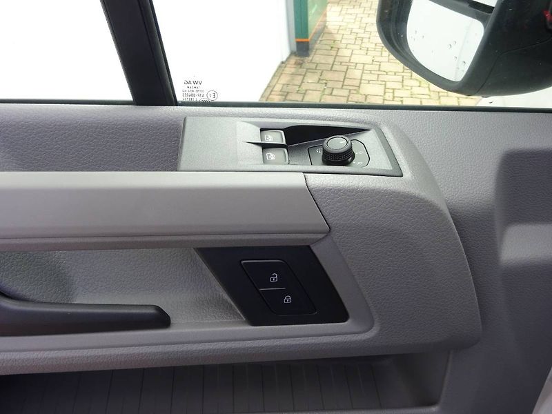 Volkswagen Crafter (2026) SKŘÍŇ Plus 35 130KW 6G FWD SR - fotka 10 z 27