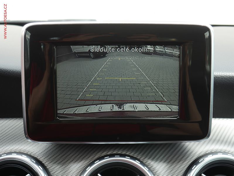 Mercedes-Benz GLA (2014) 2.0i 250  4Matic, ČR, AT - fotka 14 z 18
