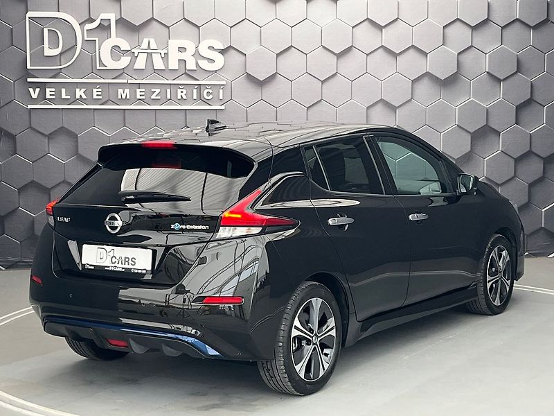 Nissan Leaf N-Connecta, 110 kW, 40kWh - fotka 7 z 72