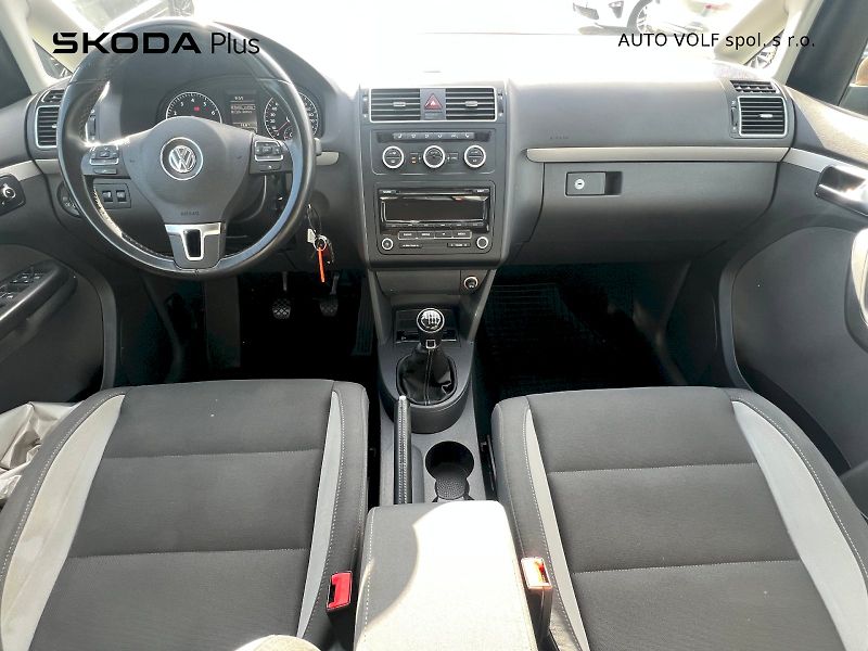 Volkswagen Touran (2013) Comfortline 1.4 TSI 103 kW 6°m - fotka 5 z 30