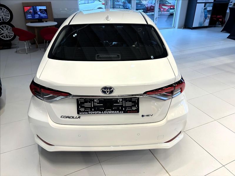 Toyota Corolla 1,8   SD Comfort Tech HEV - fotka 6 z 8