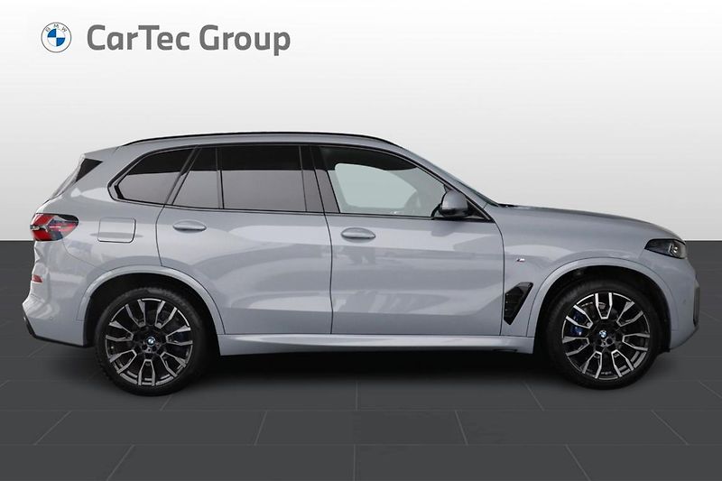 BMW X5 xDrive30d - fotka 4 z 27