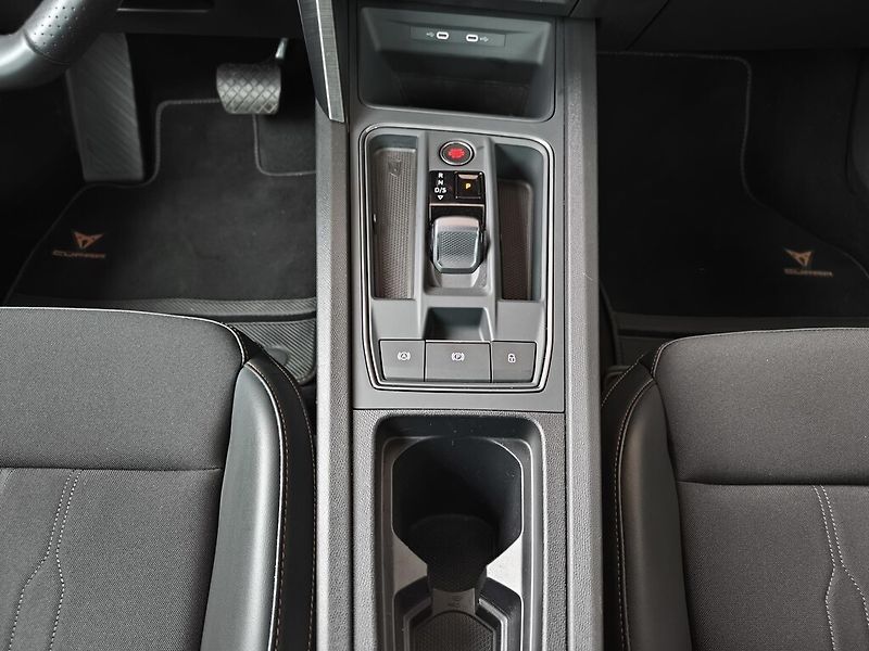 Cupra Formentor DSG 4WD 2,0 TSi / 140 kW - fotka 15 z 23