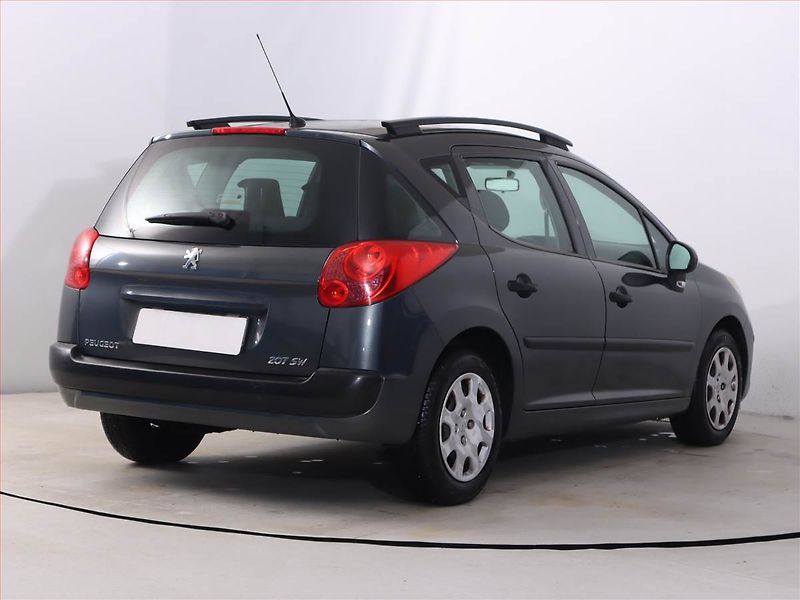 Peugeot 207 (2010) 1.4, Serv.kniha, jezdí výborně - fotka 5 z 14