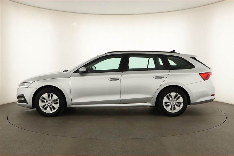 Škoda Octavia (2022) Ambition 2.0 TDI, ČR,1.maj - fotka 3 z 17