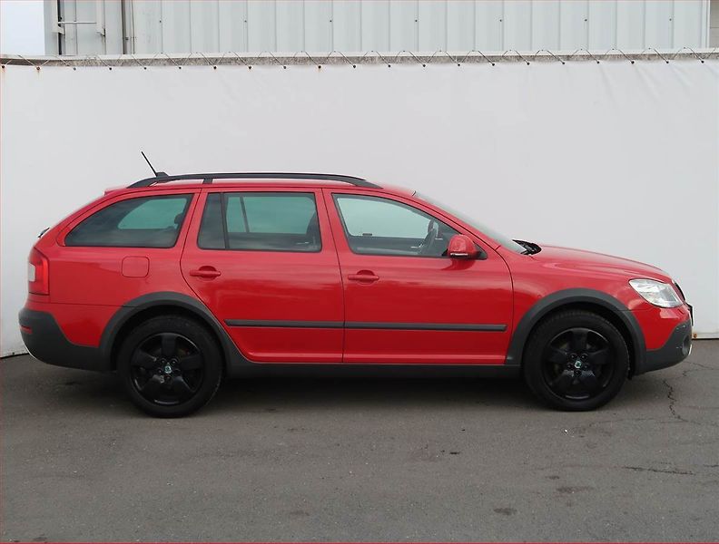 Škoda Octavia (2011) Scout 2.0 TDI, 4X4, Navi - fotka 6 z 19