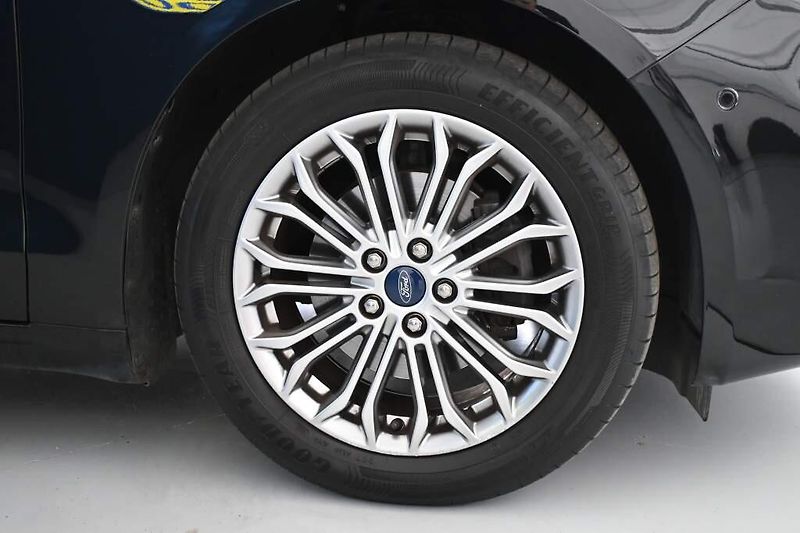 Ford Mondeo (2022) 2.0 LED SONY ACC Tažné Kamera - fotka 36 z 38