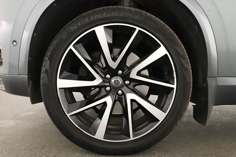 Volvo XC90 (2017) D5 AWD - fotka 12 z 21