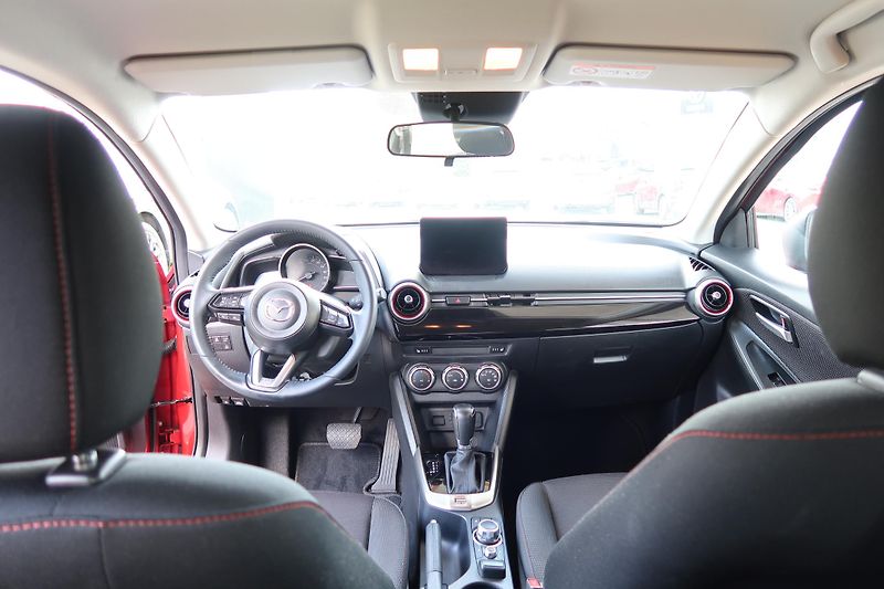 Mazda 2 1,5 G90 AT, kamera, záruka - fotka 11 z 34