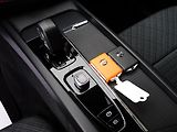 Volvo XC60 B4 145kW AWD LED Mild-Hybrid - náhled 13