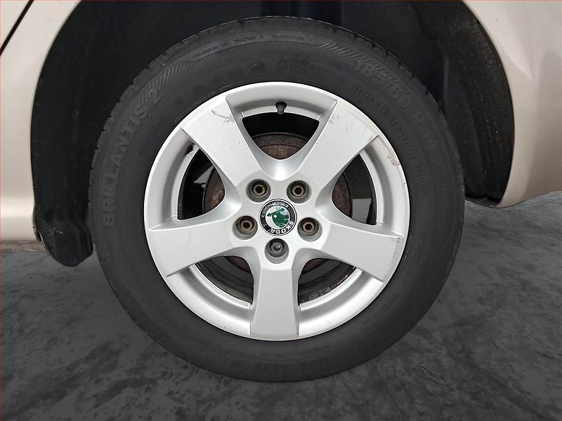 Škoda Fabia (2005) Comfort 1.2 12V, po STK, Klima - fotka 15 z 17