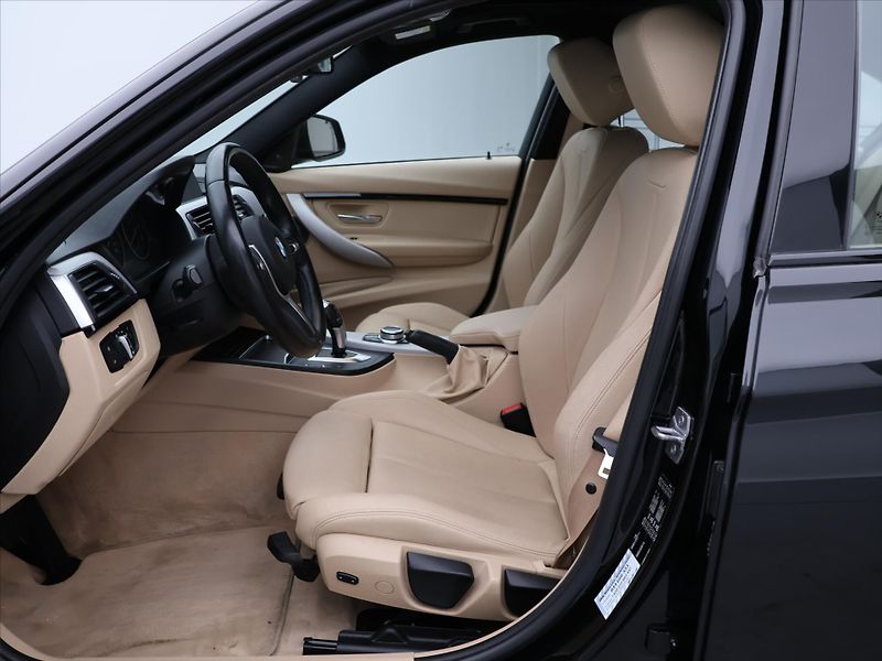 BMW Řada 3 2,0 318d M Sport Aut. CZ DPH - fotka 11 z 34
