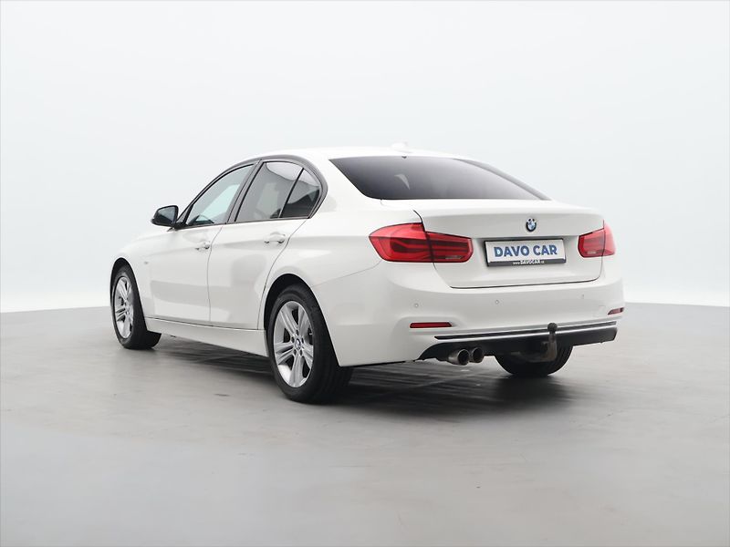 BMW Řada 3 2,0 320i 135kW CZ xDrive Sport - fotka 5 z 38