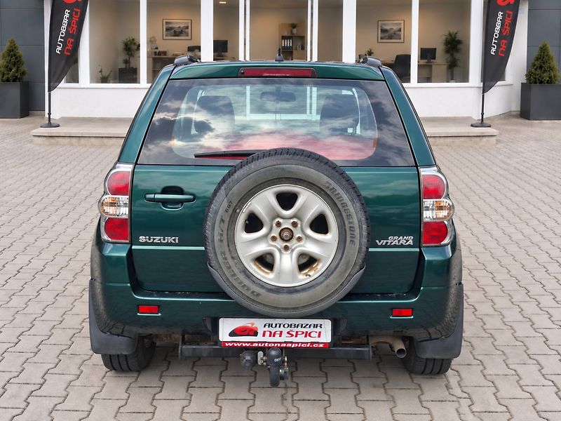 Suzuki Grand Vitara (2008) 1.6i 78kW 4x4 -T.ZAŘ-4 MÍSTNÉ - fotka 7 z 27