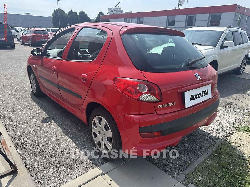 Peugeot 206 (2010) 1.4i, AC - fotka 2 z 3