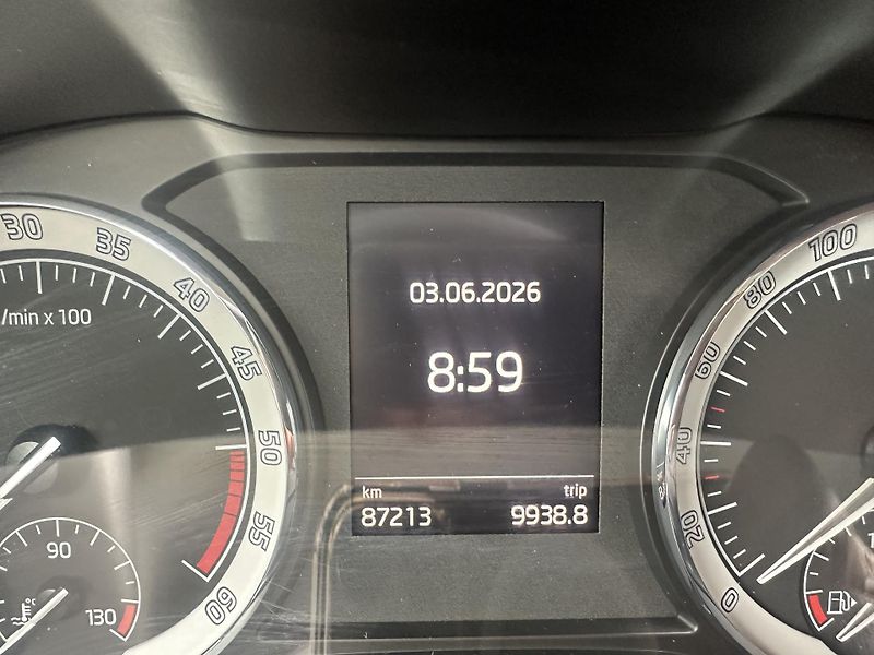 Škoda Karoq (2022) 2.0 TDI 85 KW - fotka 29 z 34