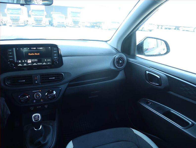 Hyundai i10 (2024) 1.0, ČR,1.maj, Serv.kniha - fotka 8 z 19