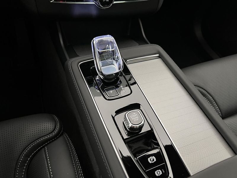 Volvo XC90 (2026) T8 AWD BLACK EDITION ULTRA - fotka 32 z 47