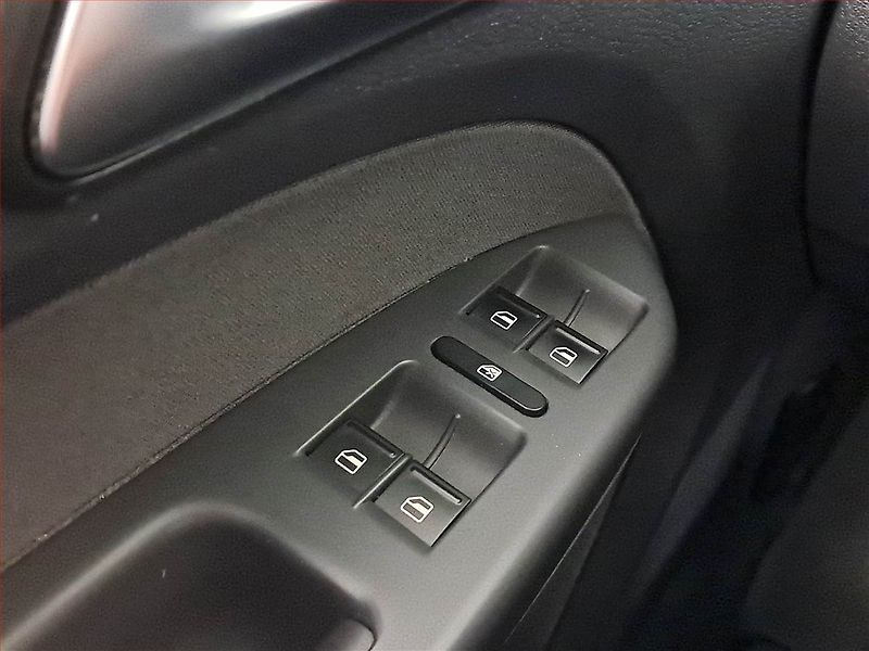 Volkswagen Touran (2012) 1.6 TDI, Tempomat - fotka 14 z 14