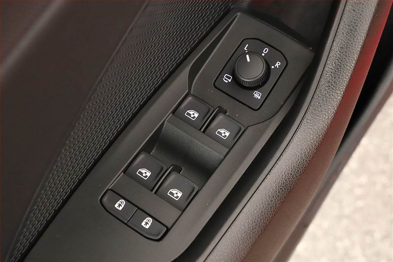 Škoda Octavia (2025) 1.5 eTSI mHEV, Sportline - fotka 14 z 18