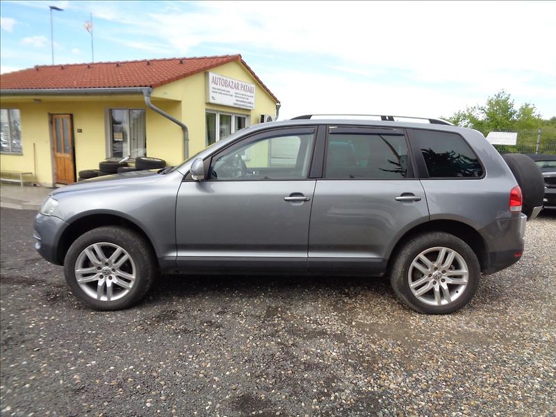Volkswagen Touareg 3,0 - fotka 8 z 18