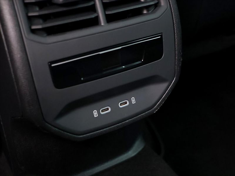 Cupra Formentor 2,0 TSI VZ 228kW DSG 4x4 DPH - fotka 15 z 42