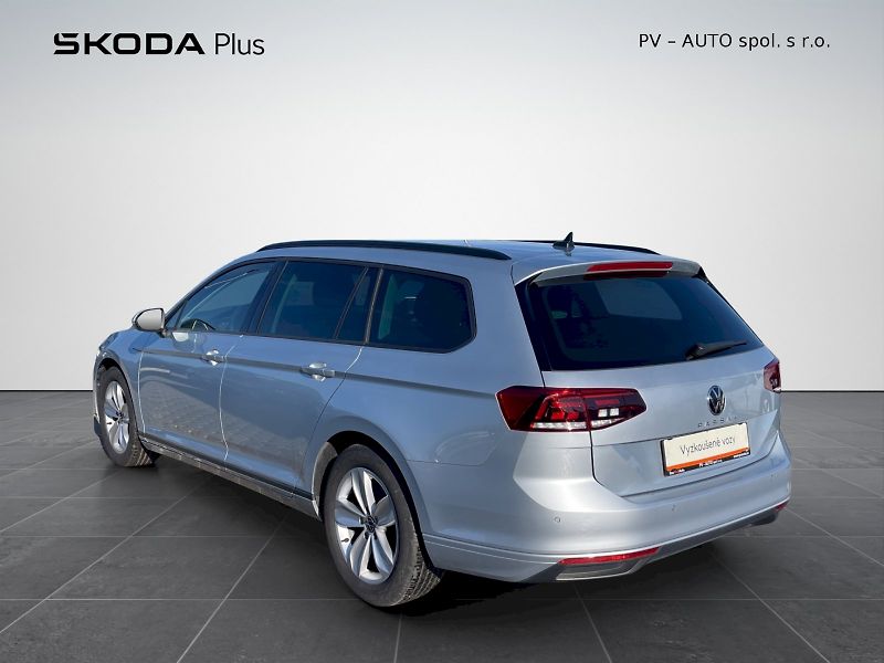 Volkswagen Passat (2023) 2.0 TDI 110 kW DSG ConceptLine - fotka 27 z 33