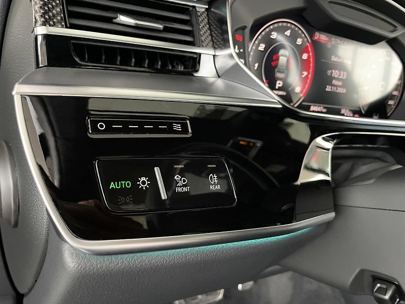 Audi S8 4,0TFSI Quattro*420kW*Webasto - fotka 29 z 42