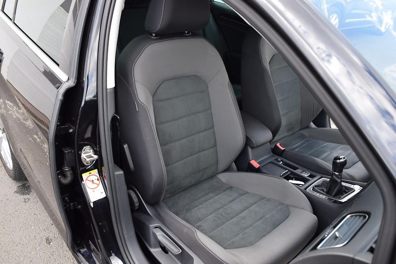 Volkswagen Golf Variant (2020) 1.5TSI 110kw HLBMT TAŽ LED KAM - fotka 37 z 49