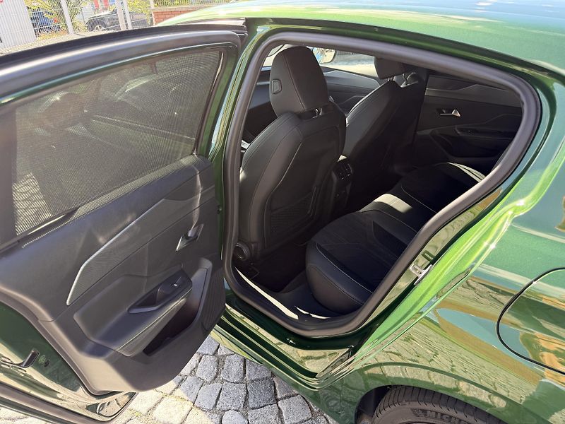 Peugeot 308 (2023) e-GT HYBRID 225  - fotka 27 z 29