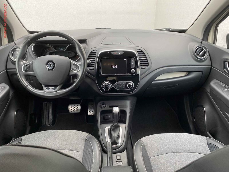 Renault Captur (2017) 1.2 TCe, Intense, AT, navi - fotka 8 z 17