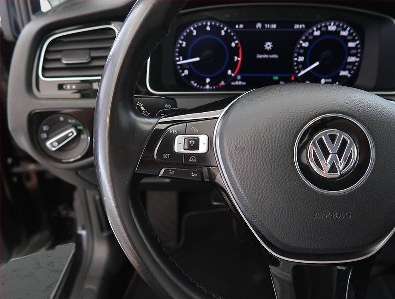 Volkswagen Golf (2018) 1.5 TSI, Automat, Serv.kniha - fotka 17 z 21