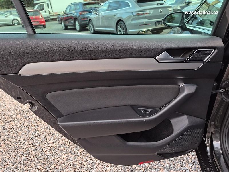 Volkswagen Passat Variant (2018) 1.4TSi 110KW ComfortLine  - fotka 41 z 54