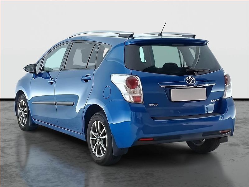 Toyota Verso (2013) 1.8 Valvematic, ČR,1.maj - fotka 4 z 17
