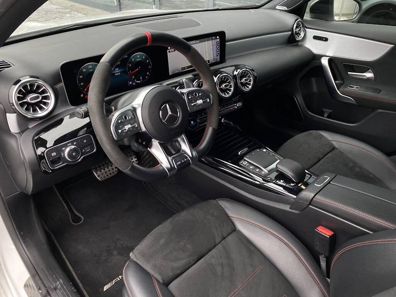 Mercedes-Benz Třídy A (2020) A 45 S AMG 4M+ - fotka 9 z 27