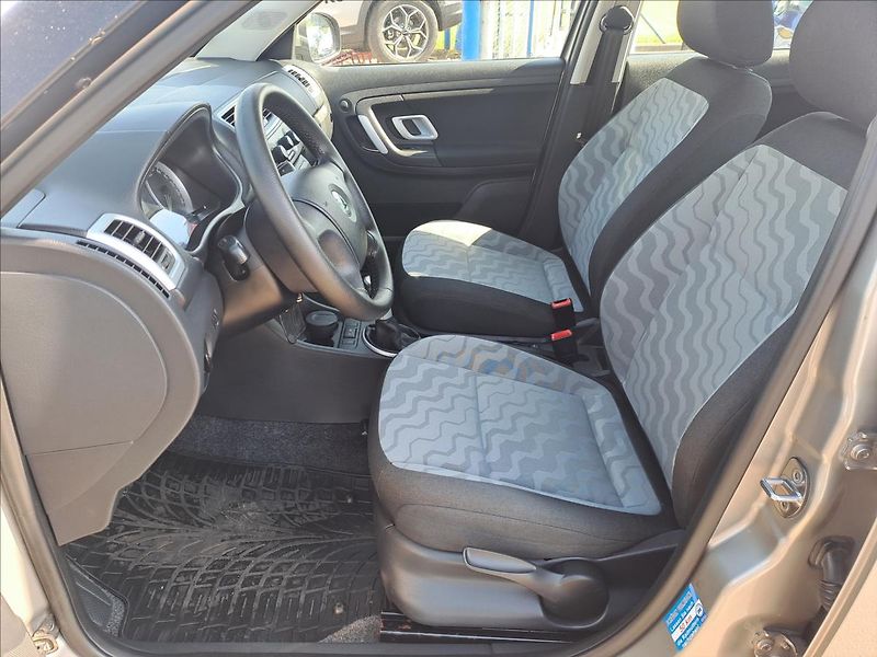 Škoda Fabia 1,4 i 16V KLIMA - fotka 5 z 14